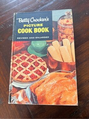 1950’s Vintage Betty‎ Crocker picture cookbook